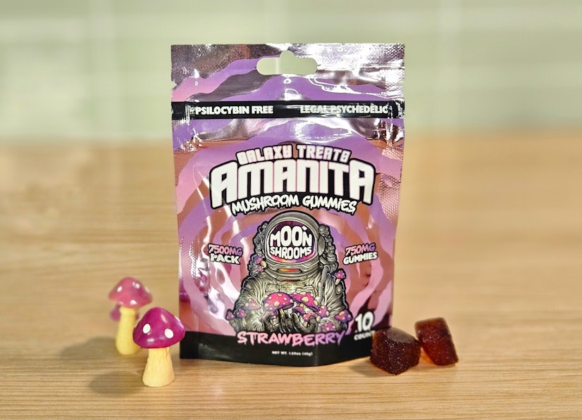 Galaxy Treats Moon Shrooms Amanita muscaria mushroom gummies in strawberry flavor, 7500mg pack with 10 gummies