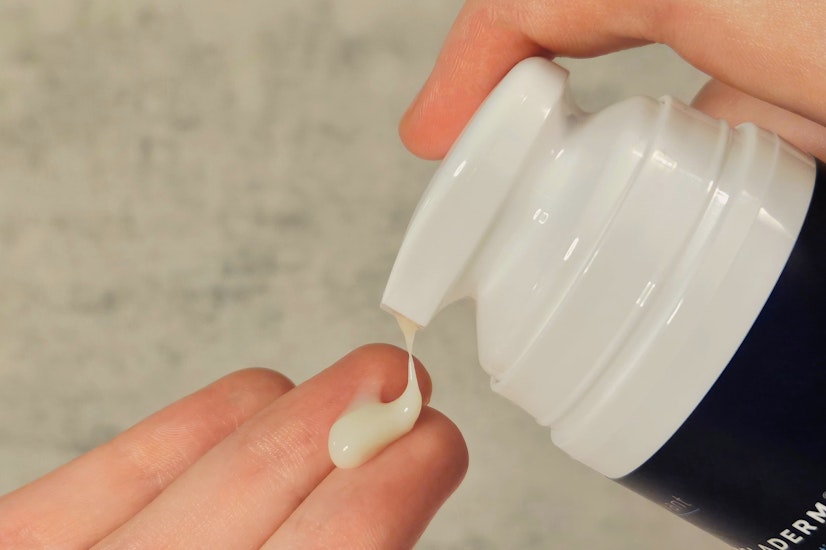 Best Whitening Cream Meladerm Texture