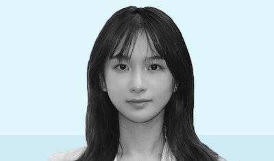 Picture of Lucy Zhang